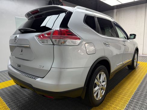 Used 2016 Nissan Rogue SV image 6