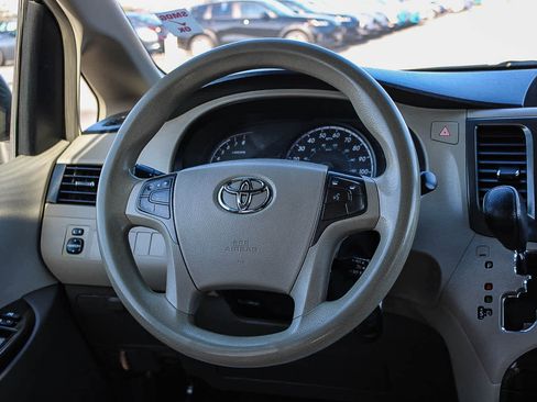 Used 2013 Toyota Sienna LE FWD image 16