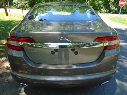 Used 2009 Jaguar XF Luxury RWD image 6