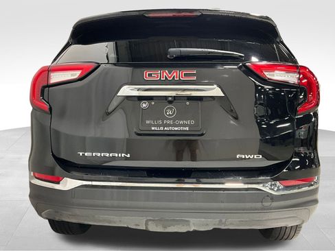 Used 2024 GMC Terrain SLT image 3