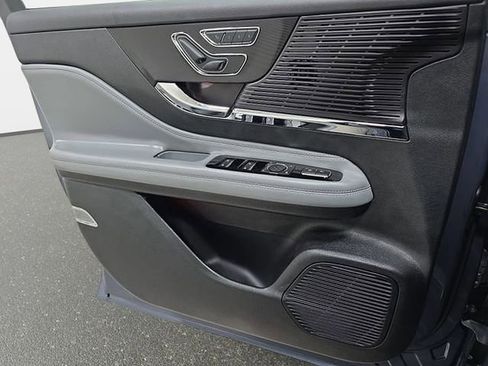 Certified 2022 Lincoln Corsair AWD w/ Premium Package image 23
