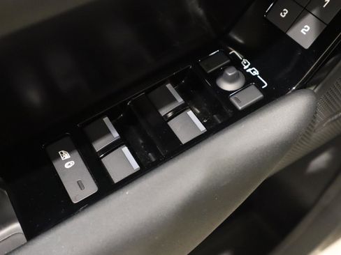 Used 2026 Land Rover Range Rover Velar Dynamic SE image 25