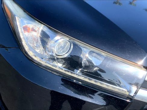 Used 2018 Toyota Highlander Limited FWD image 26