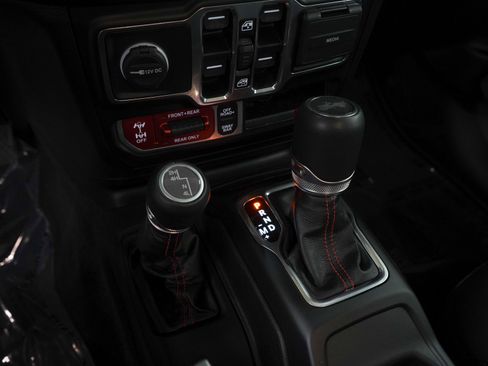 Used 2023 Jeep Wrangler Unlimited Rubicon w/ Cold Weather Group image 21