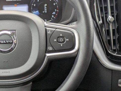 Used 2019 Volvo XC60 T6 Momentum w/ Protection Package Premier image 30