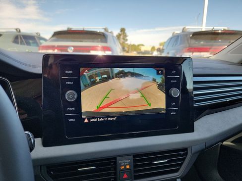 New 2026 Volkswagen Jetta SE FWD image 18