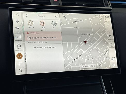 New 2024 Land Rover Range Rover Velar Dynamic SE image 18