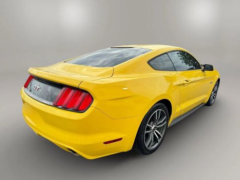 Used 2017 Ford Mustang GT RWD image 5