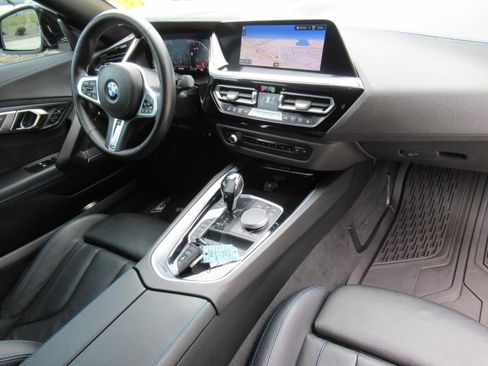 Used 2020 BMW Z4 sDrive30i w/ M Sport Package RWD image 13