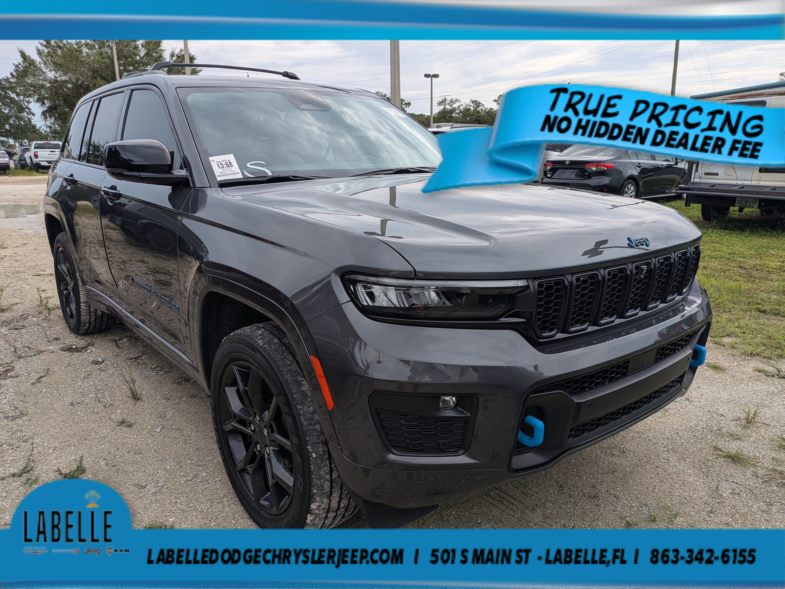 Used 2023 Jeep Grand Cherokee 30th Anniversary AWD/4WD image 2