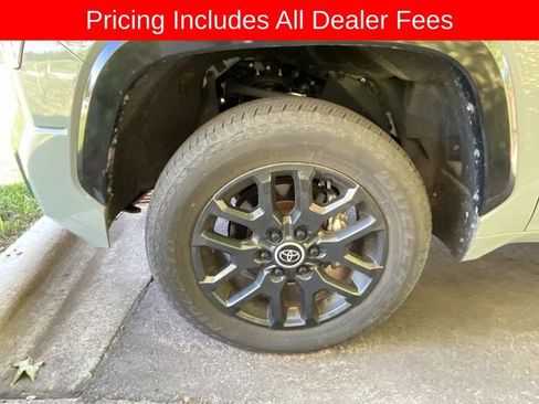 Used 2024 Toyota Tundra Platinum AWD/4WD image 2