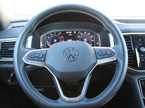 Used 2022 Volkswagen Atlas Cross Sport SE image 12