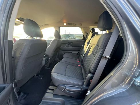 Used 2025 Nissan Pathfinder SV image 25