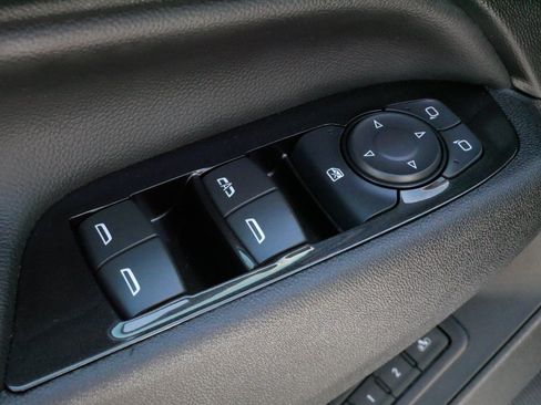 Used 2022 Chevrolet Equinox Premier AWD/4WD image 19