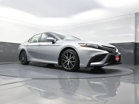 Used 2024 Toyota Camry SE FWD image 33