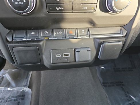 Used 2023 Chevrolet Silverado 1500 Custom image 26