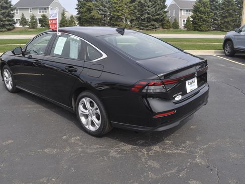 Certified 2025 Honda Accord LX image 5