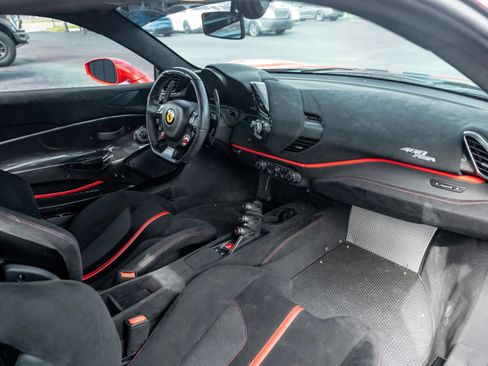 Used 2019 Ferrari 488 Pista Coupe RWD image 43