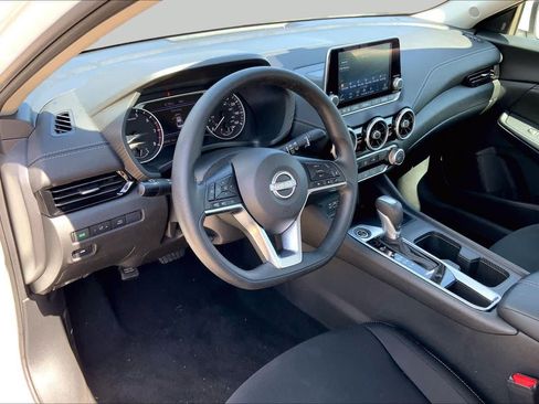 Used 2024 Nissan Sentra SV FWD image 16
