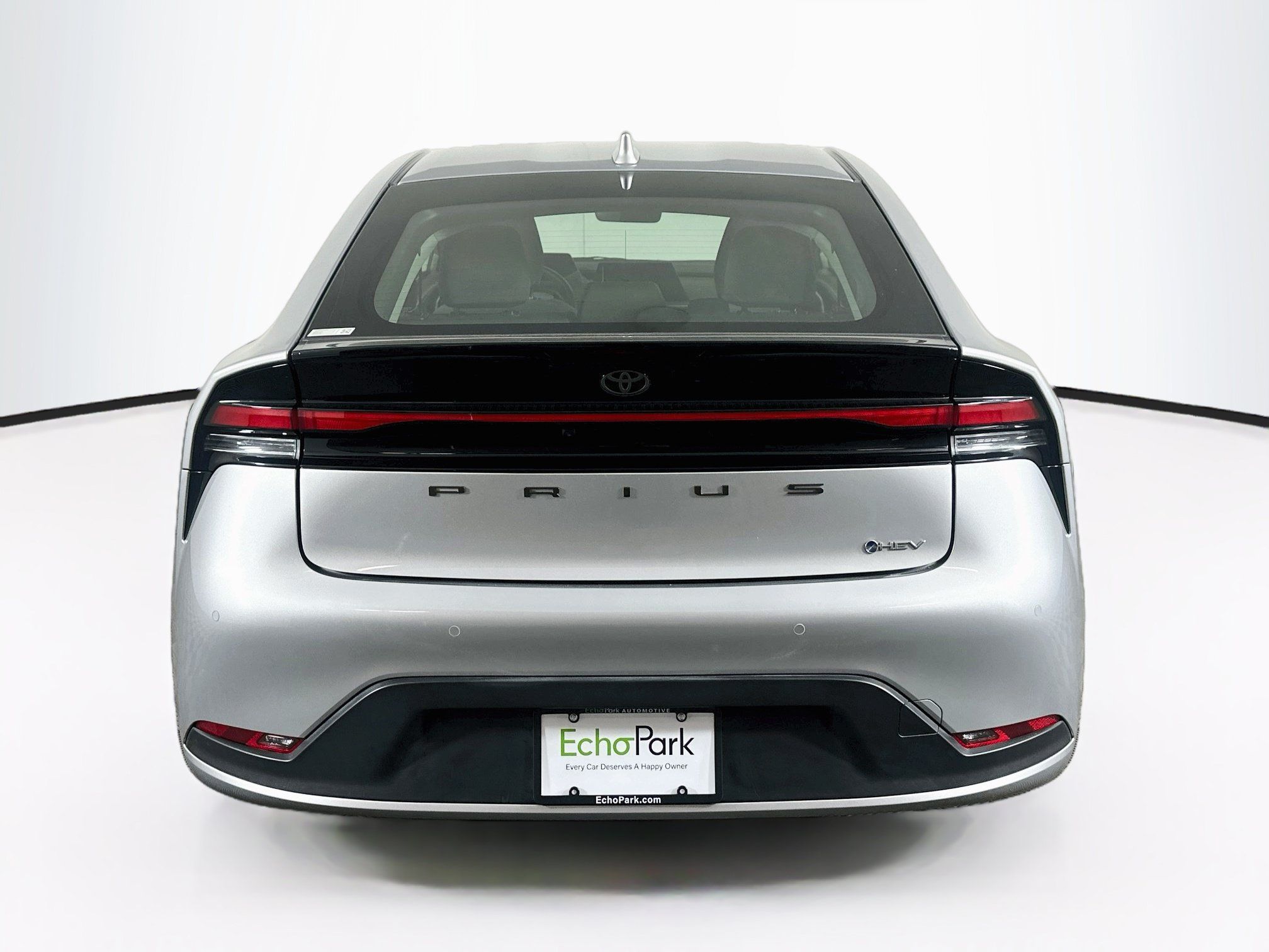 Used 2025 Toyota Prius LE FWD image 7