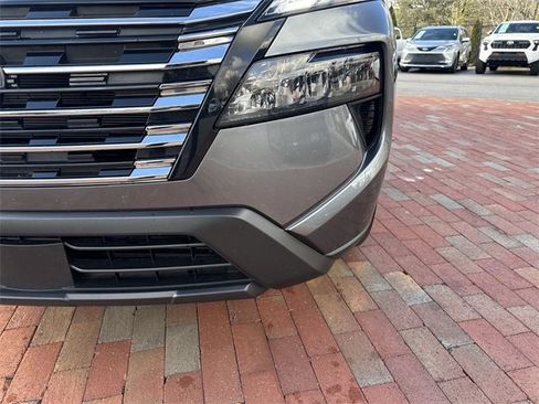 Used 2024 Nissan Rogue SV w/ SV Premium Package image 24