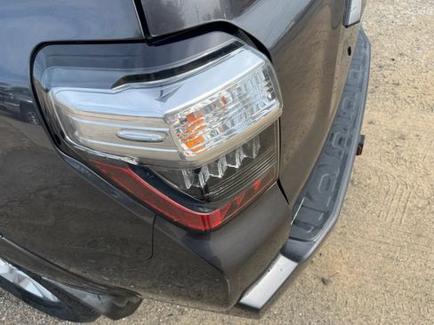 Used 2016 Toyota 4Runner SR5 Premium image 29