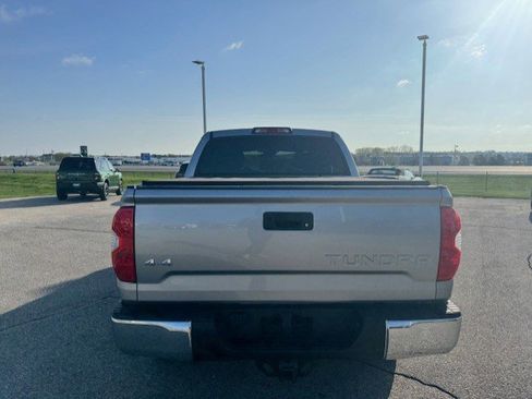 Used 2018 Toyota Tundra SR5 w/ SR5 Upgrade Package image 8