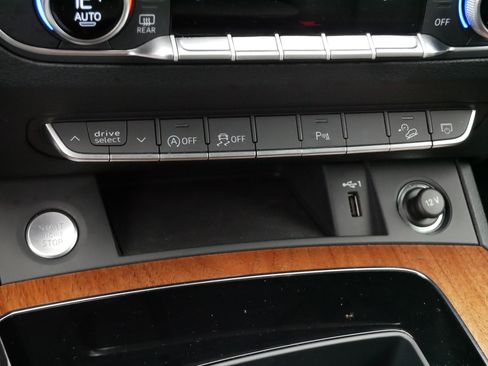 Used 2023 Audi Q5 2.0T Premium w/ Convenience Package AWD/4WD image 29