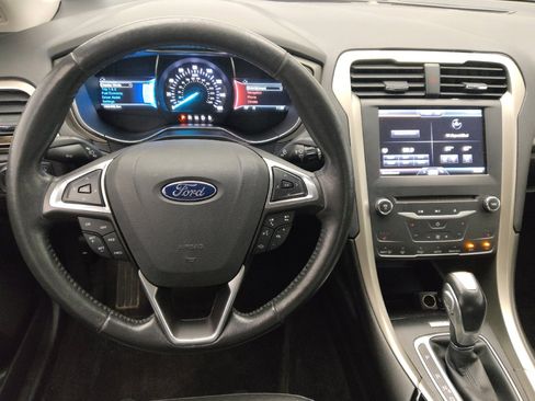 Used 2015 Ford Fusion SE w/ Equipment Group 202A FWD image 22