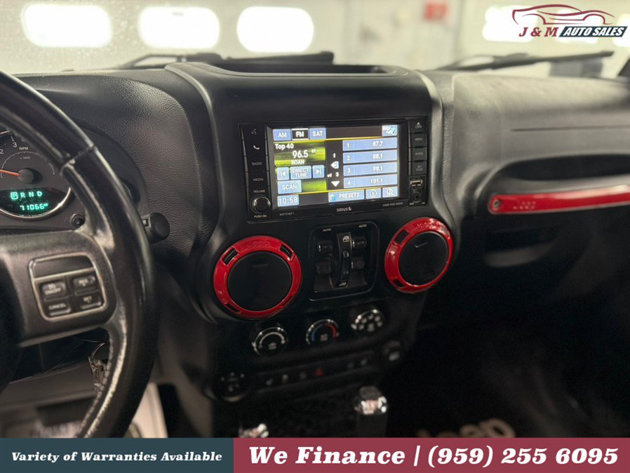 Used 2015 Jeep Wrangler Unlimited Sahara w/ Connectivity Group AWD/4WD image 16