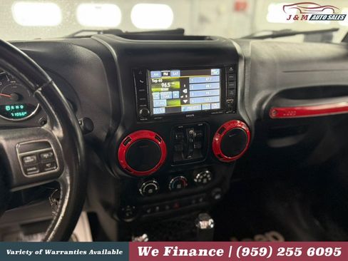 Used 2015 Jeep Wrangler Unlimited Sahara w/ Connectivity Group AWD/4WD image 16