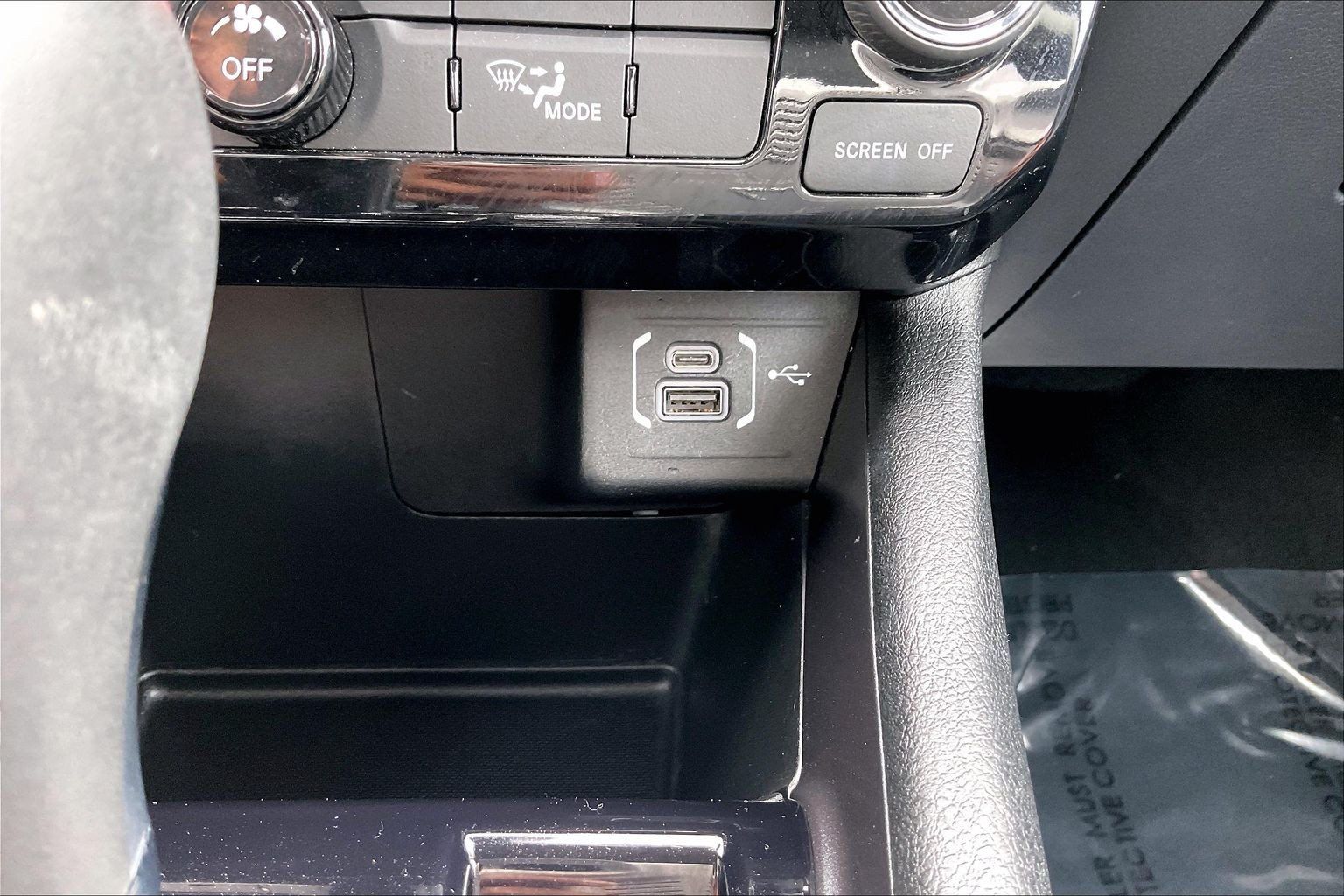 Used 2022 Jeep Compass Latitude AWD/4WD image 34