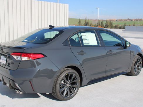 New 2026 Toyota Corolla SE image 3