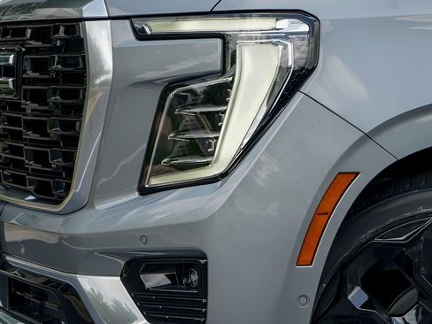 New 2026 GMC Yukon XL Denali w/ Denali Reserve Package AWD/4WD image 3