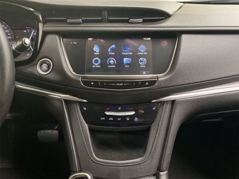 Used 2017 Cadillac XT5 Luxury image 26
