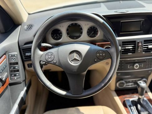 Used 2011 Mercedes-Benz GLK 350 4MATIC image 16