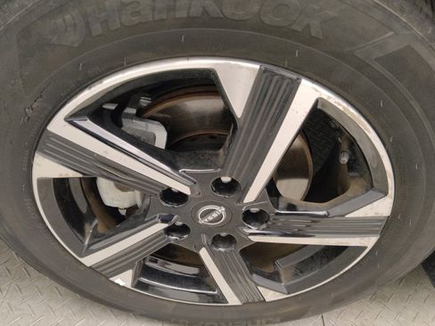 Used 2025 Nissan Sentra SV FWD image 31
