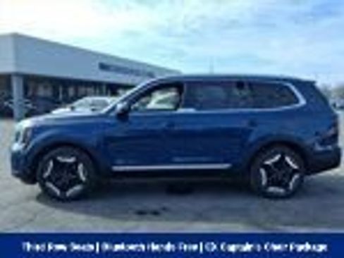 Used 2023 Kia Telluride EX w/ EX Captain's Chair Package image 6