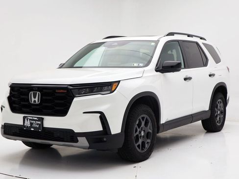 Used 2024 Honda Pilot TrailSport image 6
