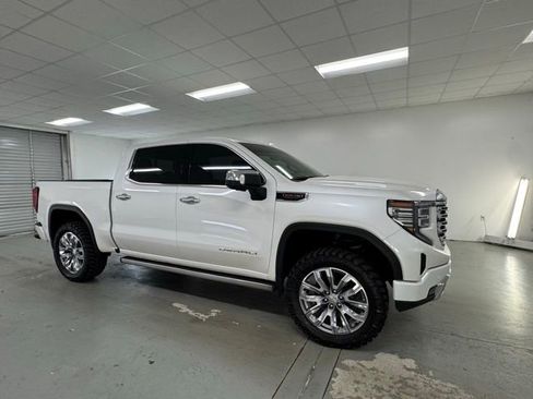 Used 2023 GMC Sierra 1500 Denali image 3