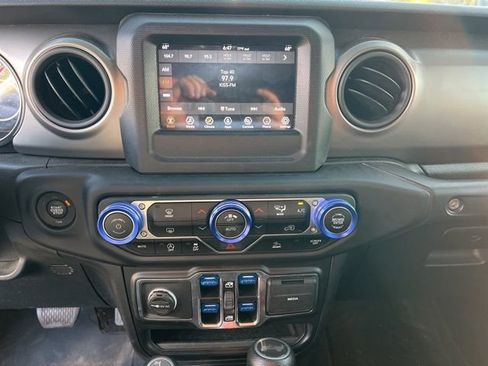 Used 2021 Jeep Wrangler Unlimited Sport AWD/4WD image 17