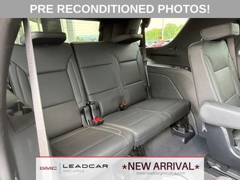 Used 2025 GMC Yukon Denali w/ Sun & Power Step Package AWD/4WD image 17
