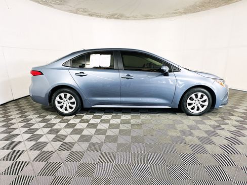 Used 2024 Toyota Corolla LE FWD image 2