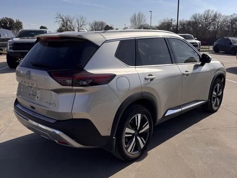 Used 2023 Nissan Rogue Platinum w/ Platinum Premium Package image 8