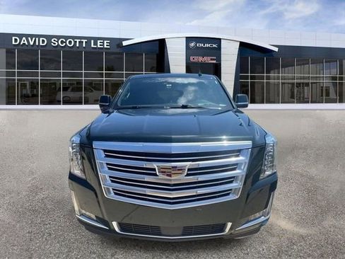 Used 2016 Cadillac Escalade Platinum AWD/4WD image 2