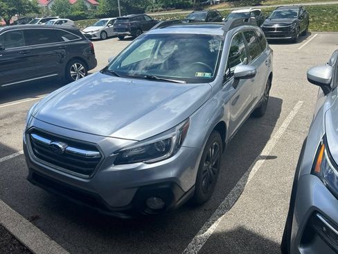 Used 2019 Subaru Outback 2.5i Limited AWD/4WD image 3