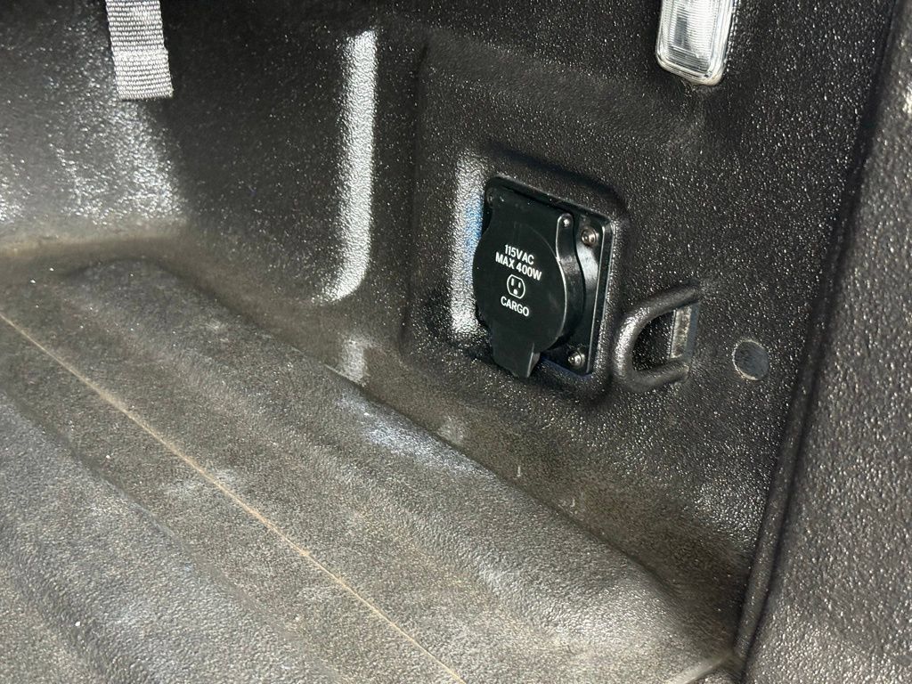 Used 2021 Jeep Gladiator Overland w/ Uconnect 4C Nav & Sound Group AWD/4WD image 5
