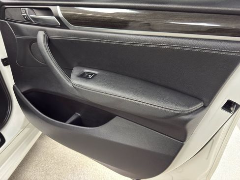 Used 2017 BMW X3 xDrive28i image 13