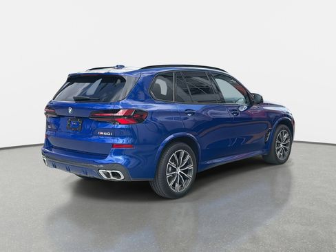 Used 2025 BMW X5 M60i image 3
