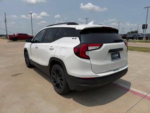 Used 2023 GMC Terrain SLE w/ Elevation Edition FWD image 5